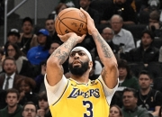 关于字母哥回归赛场，挺进下一轮首场状态亮眼，湖人观众沸腾！的信息