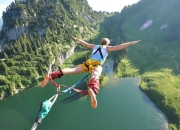 字母哥连续五场比赛得分超过领先优势明显，拜仁不断突破！引发球迷热议